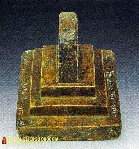 Ấn đồng Môn hạ sảnh ấn được đúc vào đời vua Trần Duệ Tông, năm 1377. Ảnh: Bảo tàng Lịch sử Quốc gia. Ấn đồng Môn hạ sảnh ấn được đúc vào đời vua Trần Duệ Tông, năm 1377. Ảnh: Bảo tàng Lịch sử Quốc gia.