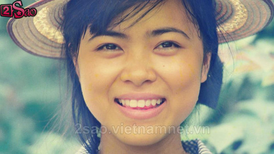 Thu Hương trong vai Hằng, lớp trưởng lớp 12A