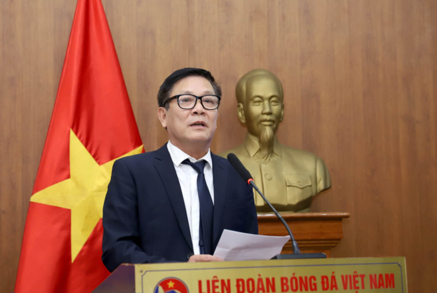 Giám đốc Đối ngoại Tập đoàn Động Lực Mai Thế Hưng cho biết tập đoàn sẽ tiếp tục gắn bó cùng bóng đá Việt Nam. (ảnh Anh Đoàn) Giám đốc Đối ngoại Tập đoàn Động Lực Mai Thế Hưng cho biết tập đoàn sẽ tiếp tục gắn bó cùng bóng đá Việt Nam. (ảnh Anh Đoàn)