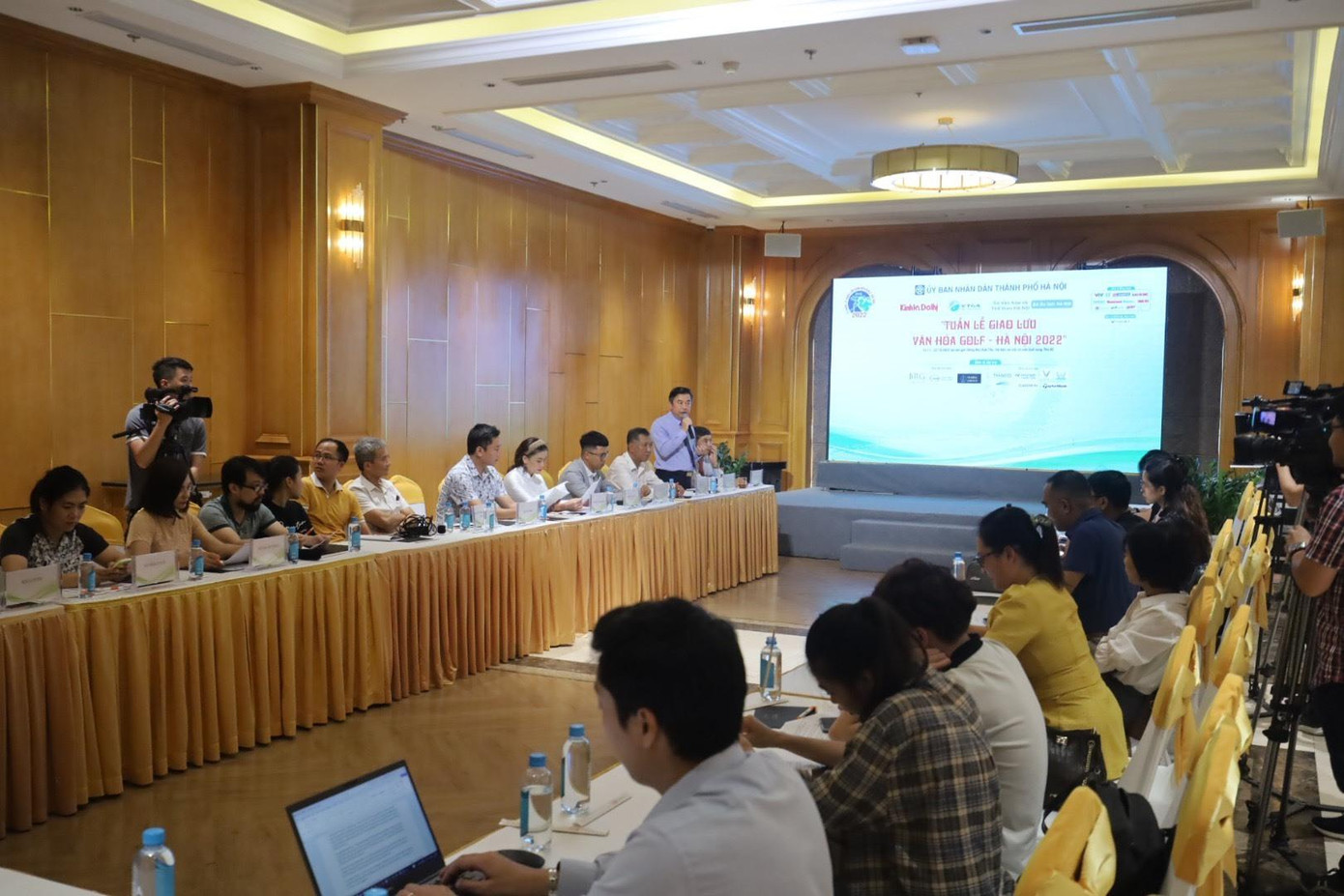 Sự kiện được chờ đợi là nơi hội tụ của những người yêu golf, cơ hội trao đổi thông tin kinh doanh. (ảnh Tú Đặng) Sự kiện được chờ đợi là nơi hội tụ của những người yêu golf, cơ hội trao đổi thông tin kinh doanh. (ảnh Tú Đặng)