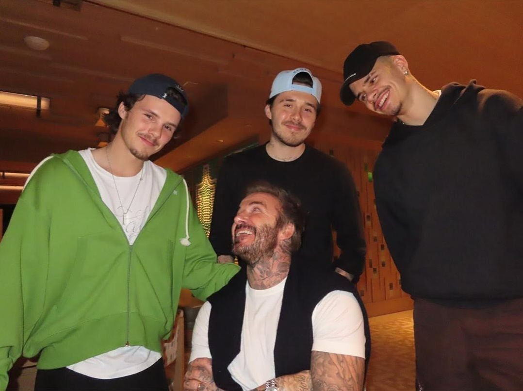 Lady Beckham cũng đăng nhiều bức ảnh về Brooklyn bên gia đình trong ngày đặc biệt. Ảnh: IG. Lady Beckham cũng đăng nhiều bức ảnh về Brooklyn bên gia đình trong ngày đặc biệt. Ảnh: IG.