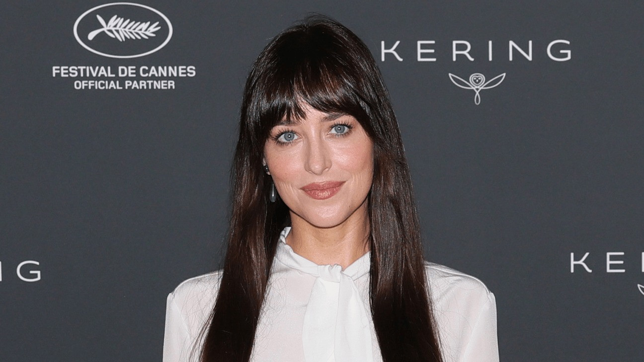 Dakota Johnson bất bình vì Hollywood trở nên trì trệ, không dám thử cái mới. Ảnh: Getty Images. Dakota Johnson bất bình vì Hollywood trở nên trì trệ, không dám thử cái mới. Ảnh: Getty Images.