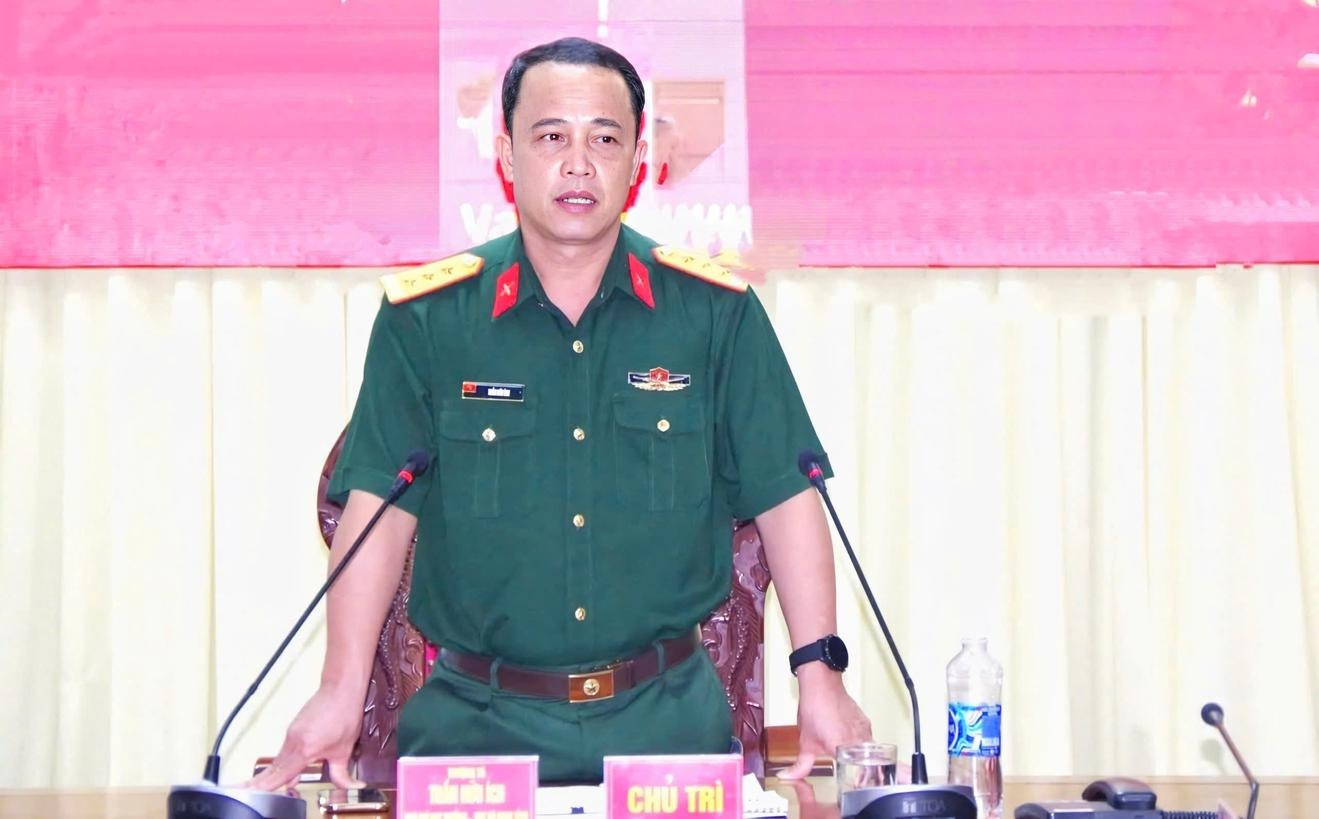 Thượng tá Trần Hữu ích được bổ nhiệm Chỉ huy trưởng, Bộ CHQS TP Đà Nẵng. Ảnh: Thanh tra.