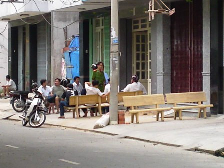 Đến 16h cùng ngày, công an vẫn đang điều tra