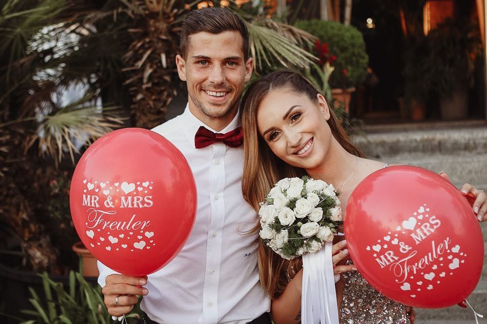 Kristina “Kiki”, vợ của tiền vệ 32 tuổi Remo Freuler, cũng được tin sẽ đến Đức xem chồng thi đấu. Ảnh: IG. Kristina “Kiki”, vợ của tiền vệ 32 tuổi Remo Freuler, cũng được tin sẽ đến Đức xem chồng thi đấu. Ảnh: IG.