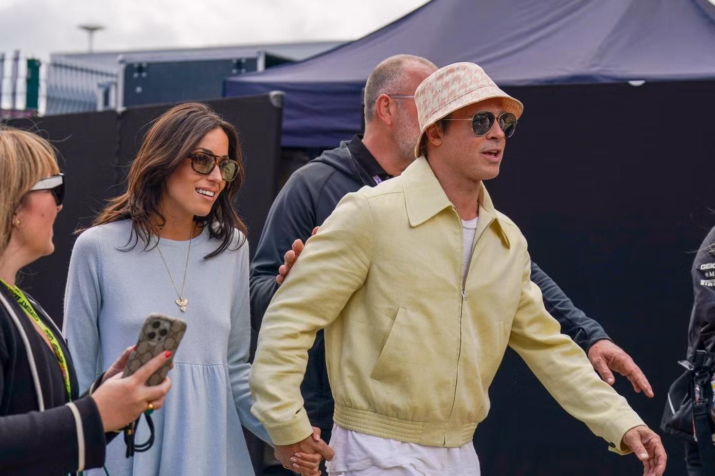 Brad Pitt dường như muốn khẳng định sự nghiêm túc trong mối quan hệ với Ines. Ảnh: Shutterstock.