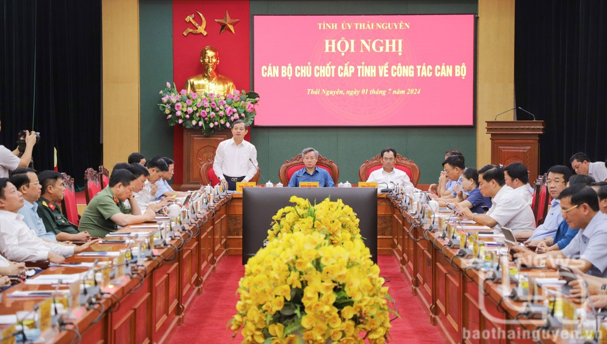 Quang cảnh Hội nghị cán bộ chủ chốt cấp tỉnh về công tác cán bộ. Quang cảnh Hội nghị cán bộ chủ chốt cấp tỉnh về công tác cán bộ.