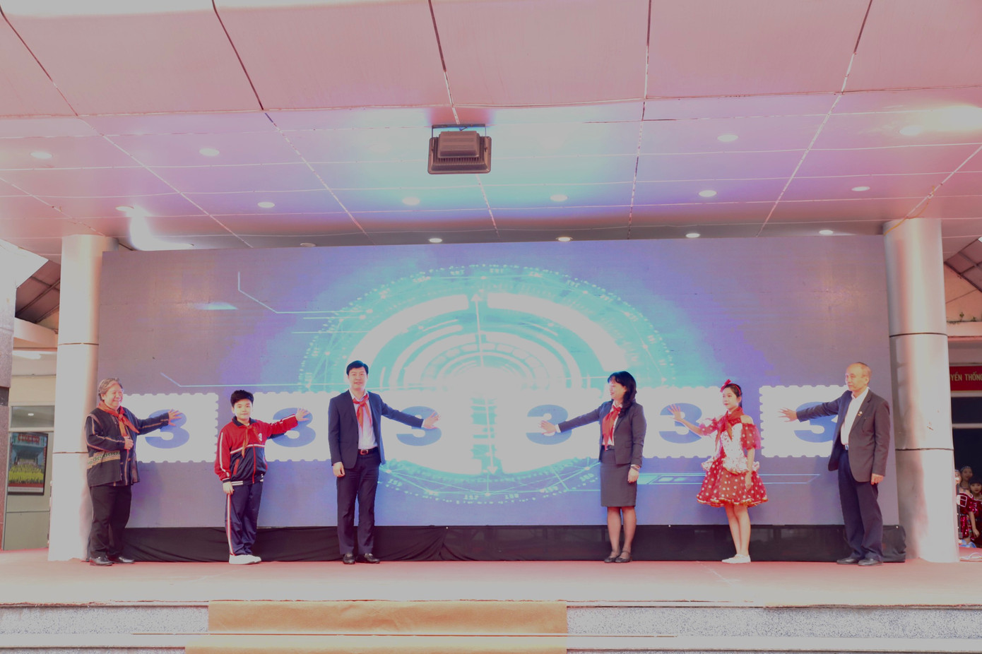 Các đại biểu phát động cuộc thi.