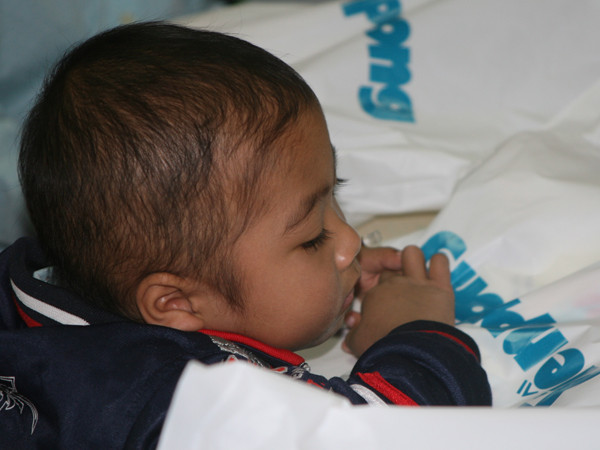 Món quà nhỏ nhưng các em thấy ấm lòng