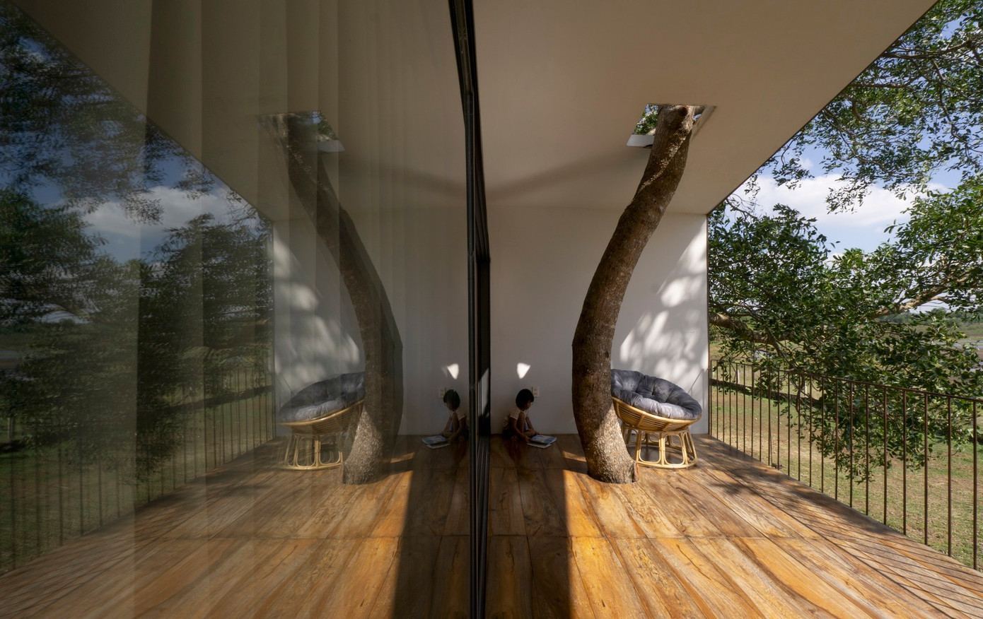 Tổng thể công trình và các không gian hài hòa với bối cảnh hiện hữu, mang đến khả năng tương tác và kết nối giữa “con người với con người”, “con người với – thiên nhiên” mang đến sự trải nghiệm, và tình yêu cuộc sống. Tổng thể công trình và các không gian hài hòa với bối cảnh hiện hữu, mang đến khả năng tương tác và kết nối giữa “con người với con người”, “con người với – thiên nhiên” mang đến sự trải nghiệm, và tình yêu cuộc sống.