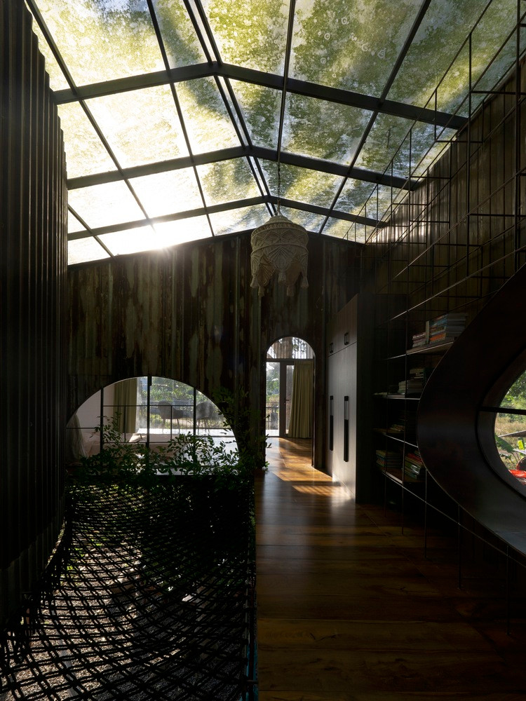 Tổng thể công trình và các không gian hài hòa với bối cảnh hiện hữu, mang đến khả năng tương tác và kết nối giữa “con người với con người”, “con người với – thiên nhiên” mang đến sự trải nghiệm, và tình yêu cuộc sống. Tổng thể công trình và các không gian hài hòa với bối cảnh hiện hữu, mang đến khả năng tương tác và kết nối giữa “con người với con người”, “con người với – thiên nhiên” mang đến sự trải nghiệm, và tình yêu cuộc sống.