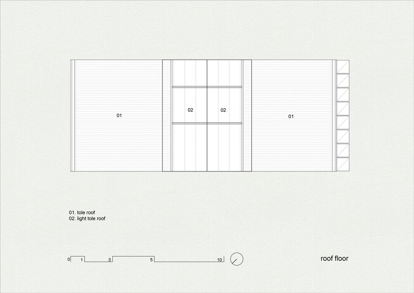 Khu đất xây dựng ngôi nhà này nằm cách biển 100m với thiết kế mặt đứng công trình sử dụng hệ thống các thanh gỗ lấy từ các xưởng cưa địa phương nhằm tạo lớp ngăn cách không gian trong và ngoài đồng thời tạo hiệu ứng như mặt biển nhấp nhô mang đến một không gian nhiệt đới cho người ở.