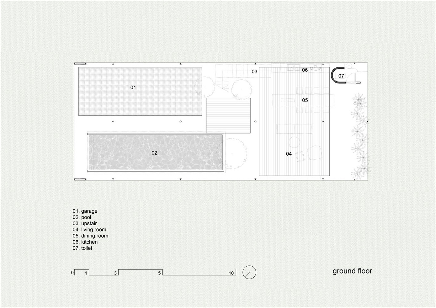 Khu đất xây dựng ngôi nhà này nằm cách biển 100m với thiết kế mặt đứng công trình sử dụng hệ thống các thanh gỗ lấy từ các xưởng cưa địa phương nhằm tạo lớp ngăn cách không gian trong và ngoài đồng thời tạo hiệu ứng như mặt biển nhấp nhô mang đến một không gian nhiệt đới cho người ở.