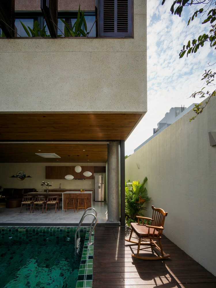 Bể bơi trong khuôn viên biệt thự. Bể bơi trong khuôn viên biệt thự.