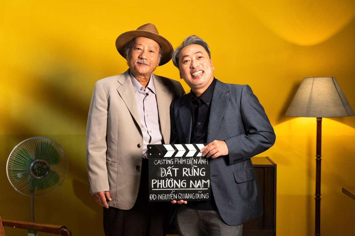 Đạo diễn Nguyễn Vinh Sơn (trái) làm nên sự thành công của phiên bản truyền hình 'Đất phương Nam'.