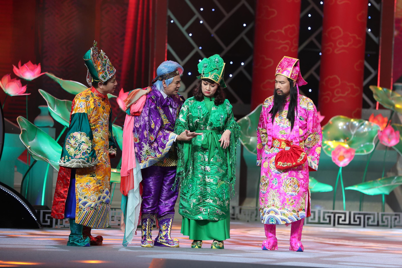 Các Táo thả sức sáng tạo các màn báo cáo phù hợp bối cảnh dịch bệnh. Các Táo thả sức sáng tạo các màn báo cáo phù hợp bối cảnh dịch bệnh.