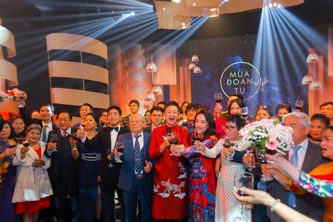 Khoảnh khắc đếm ngược ấm áp của Mùa đoàn tụ 2022. Khoảnh khắc đếm ngược ấm áp của Mùa đoàn tụ 2022.