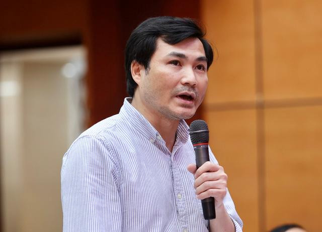 Ông Lương Thanh Quảng, Phó Cục trưởng Cục Lãnh sự (Bộ Ngoại giao) là một trong những đại biểu bộ, ngành nhất trí nên sớm công bố thời điểm mở cửa du lịch. Ảnh: Tổ Quốc Ông Lương Thanh Quảng, Phó Cục trưởng Cục Lãnh sự (Bộ Ngoại giao) là một trong những đại biểu bộ, ngành nhất trí nên sớm công bố thời điểm mở cửa du lịch. Ảnh: Tổ Quốc