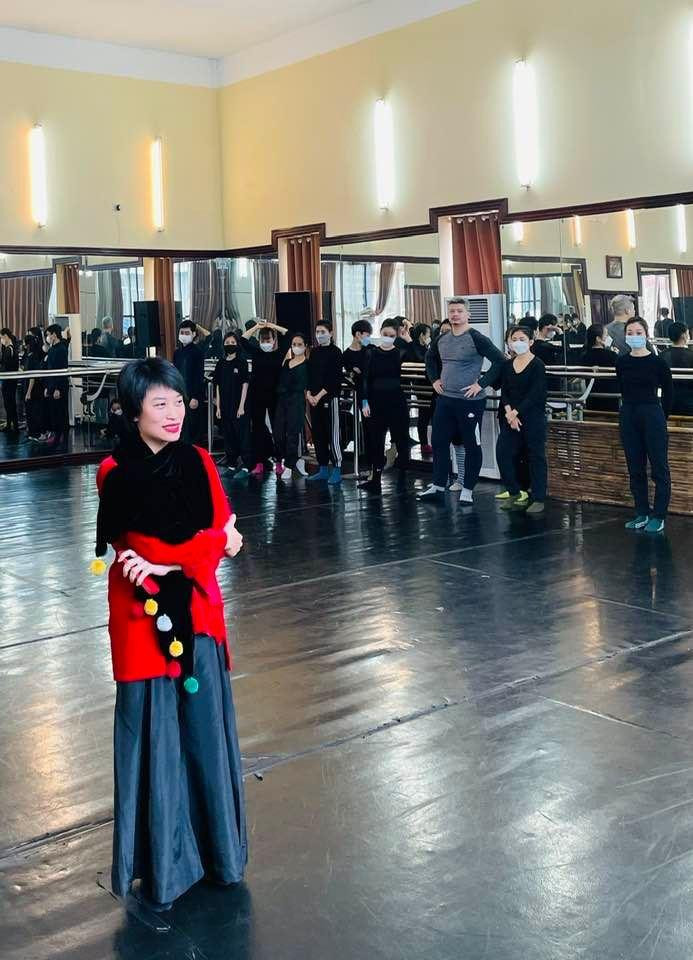 NSƯT Trần Ly Ly cùng nghệ sĩ Nhà hát Nhạc Vũ Kịch Việt Nam dàn dựng nhiều tác phẩm lớn trong vài năm gần đây.