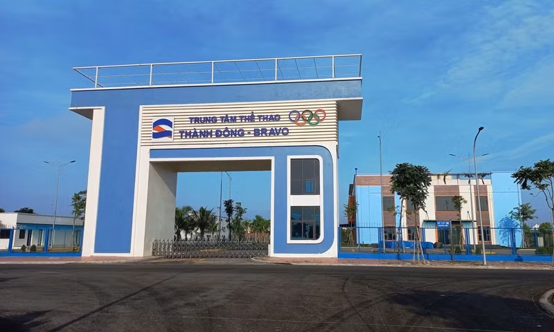 Công ty CP Đầu tư BĐS Thành Đông đã chiếm gần 8.783,0m2 đất phi nông nghiệp tại Khu đô thị mới phía Nam thành phố Hải Dương để xây dựng Trung tâm thể thao Liên Hồng nhưng chưa hoàn thành thủ tục cho thuê đất. Ảnh: Vị Thủy.