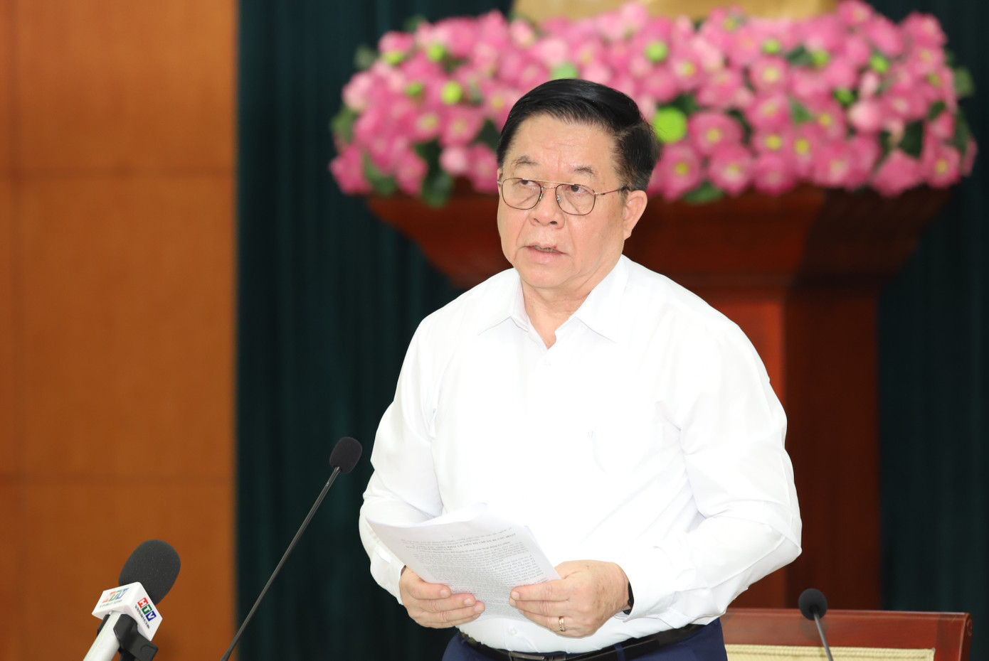 Ông Nguyễn Trọng Nghĩa trao đổi tại buổi làm việc. Ảnh: Ngô Tùng Ông Nguyễn Trọng Nghĩa trao đổi tại buổi làm việc. Ảnh: Ngô Tùng