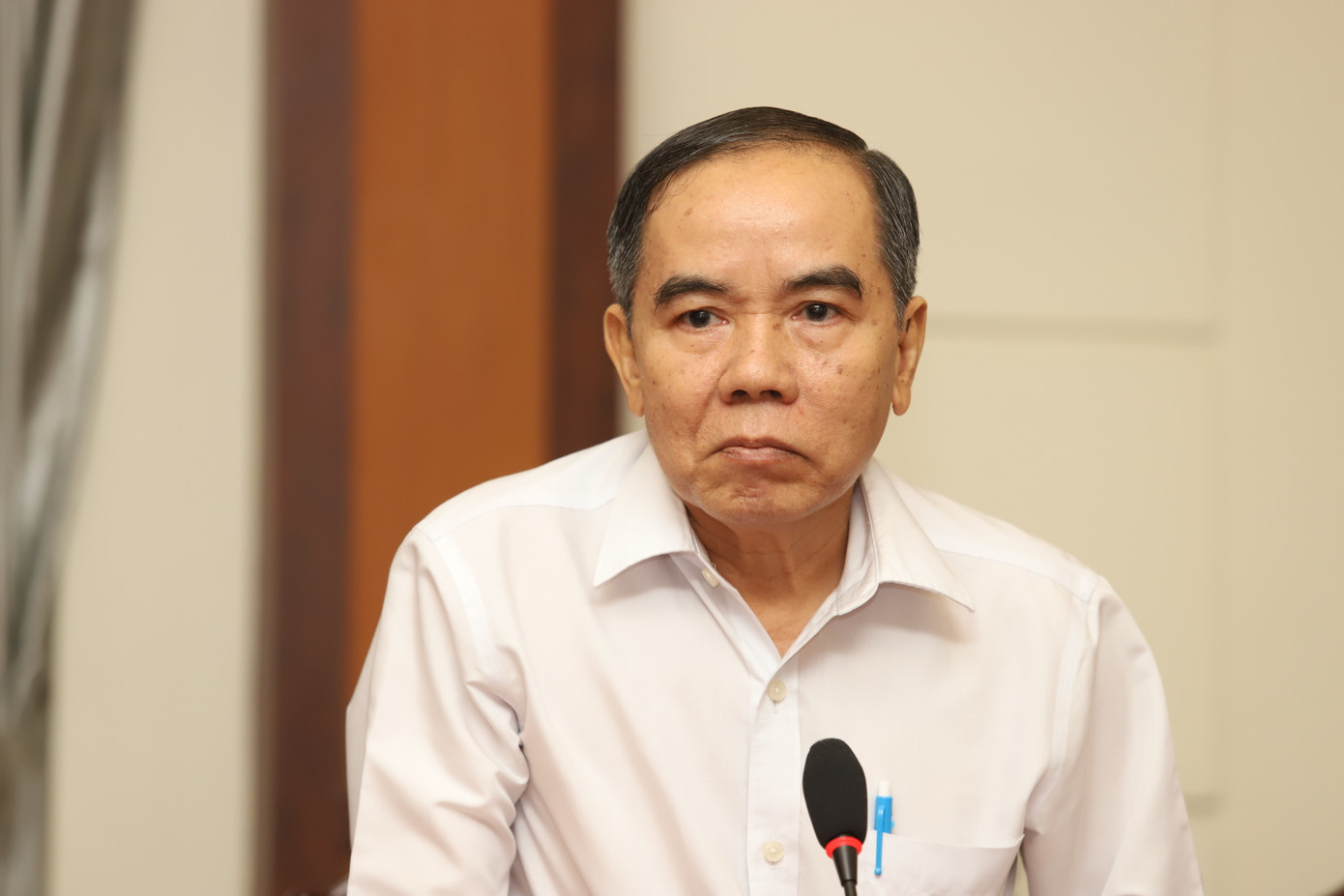 Ông Huỳnh Văn Trực nêu ý kiến. Ông Huỳnh Văn Trực nêu ý kiến.