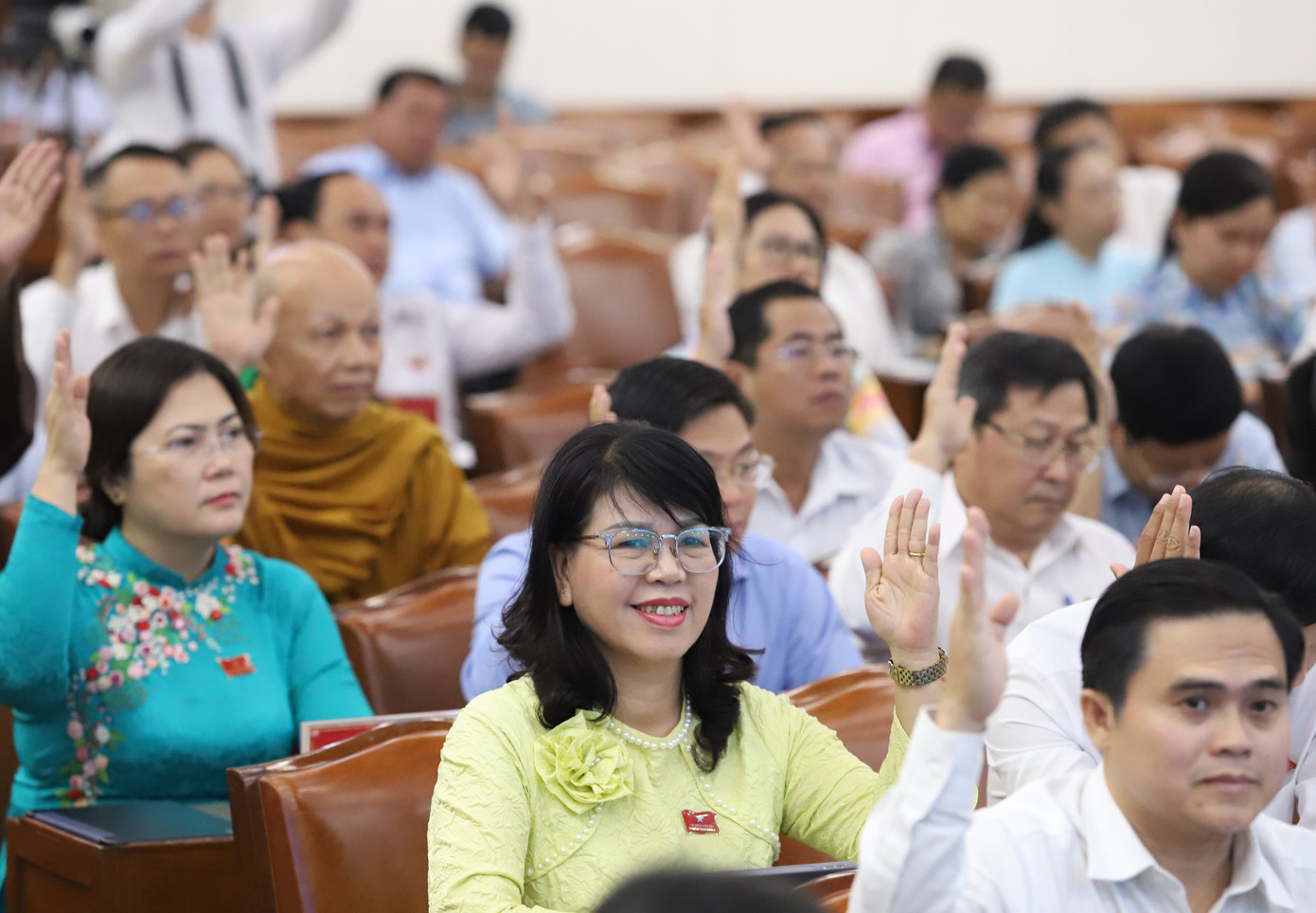 Đại biểu HĐND TPHCM biểu quyết nội dung kỳ họp thứ 22, khóa X. Ảnh: Ngô Tùng Đại biểu HĐND TPHCM biểu quyết nội dung kỳ họp thứ 22, khóa X. Ảnh: Ngô Tùng