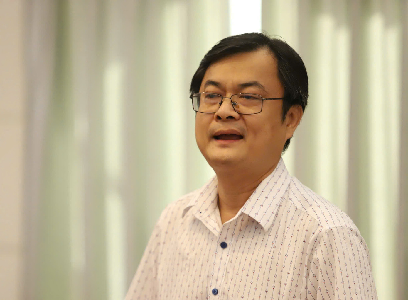 Ông Lê Nguyễn Hồng Quang nêu ý kiến. Ảnh: Ngô Tùng.