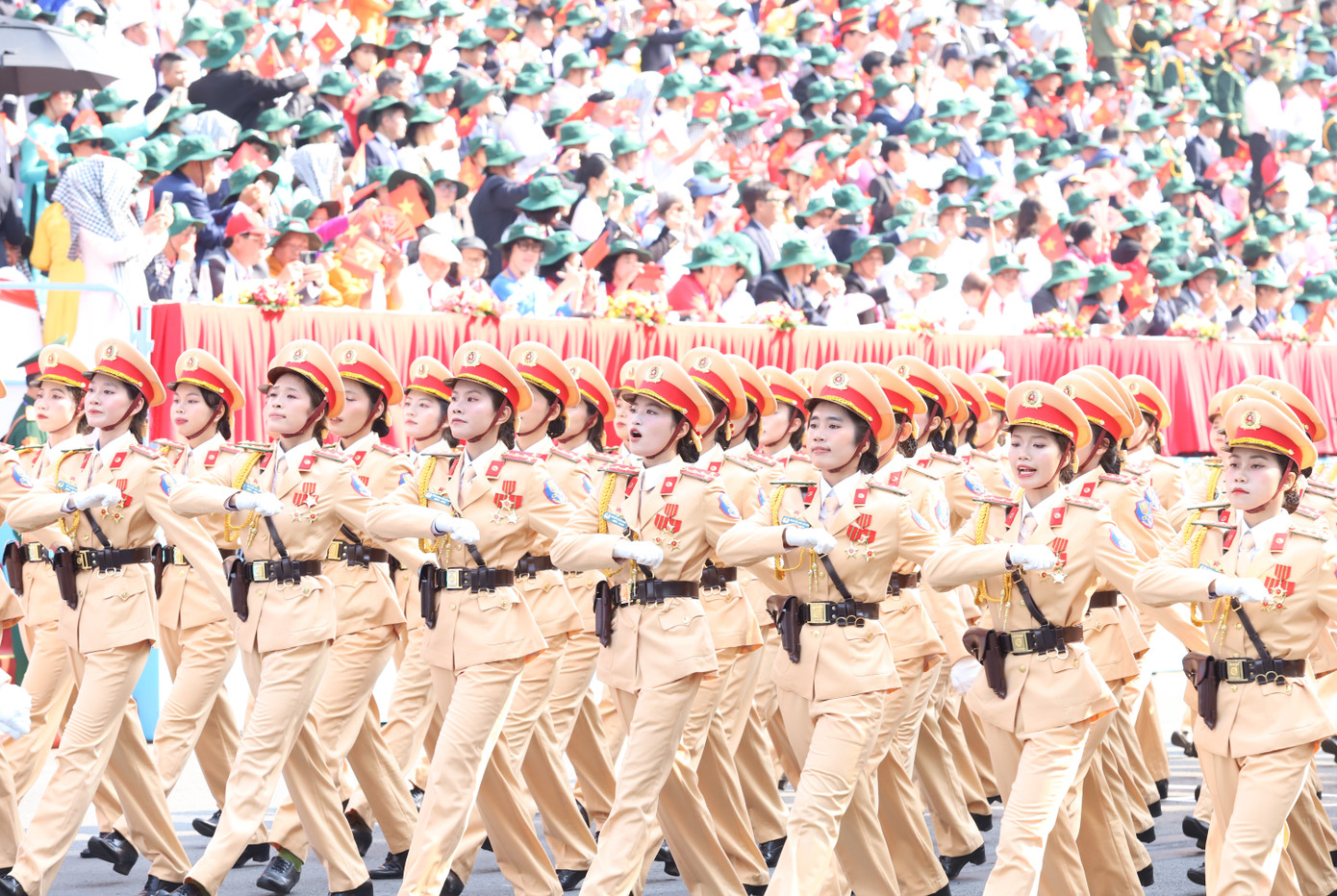 Ngày nay, cảnh sát giao thông vẫn ngày đêm có mặt trên các tuyến đường, địa bàn trọng điểm để bảo đảm trật tự, an toàn giao thông, vì cuộc sống bình yên và hạnh phúc của nhân dân.
