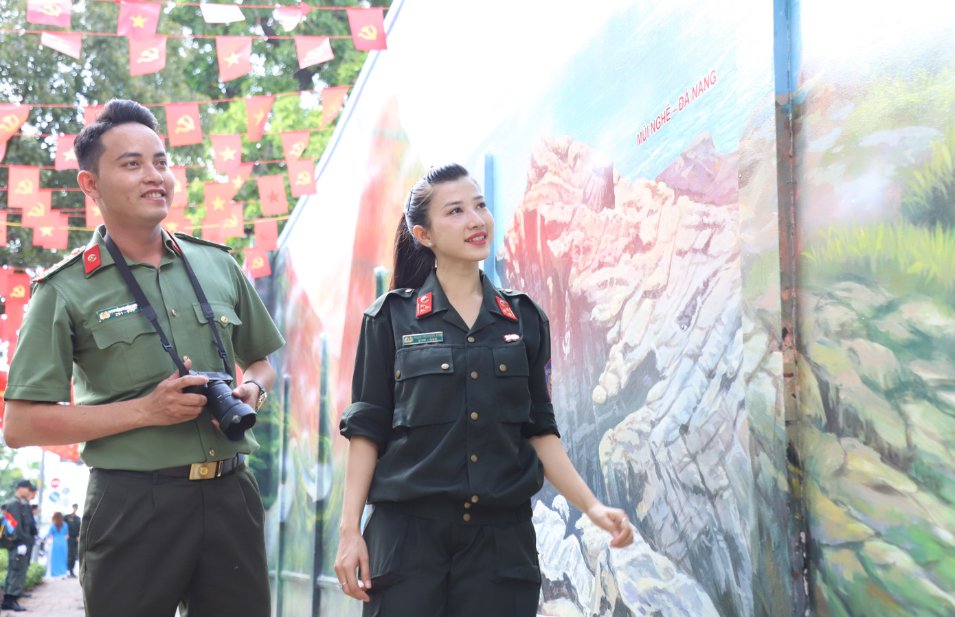 Không gian đường cờ cùng tranh bích họa tạo nên điểm nhấn mỹ quan cho đô thị trung tâm TPHCM. Ảnh: Ngô Tùng.