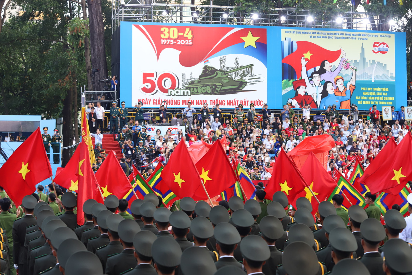 Ngày 27/4, buổi tổng duyệt cấp Nhà nước chương trình diễu binh, diễu hành Lễ kỷ niệm 50 năm Ngày Giải phóng miền Nam, thống nhất đất nước (30/4/1975 - 30/4/2025) diễn ra trong bầu không khí trang nghiêm, hào hùng.