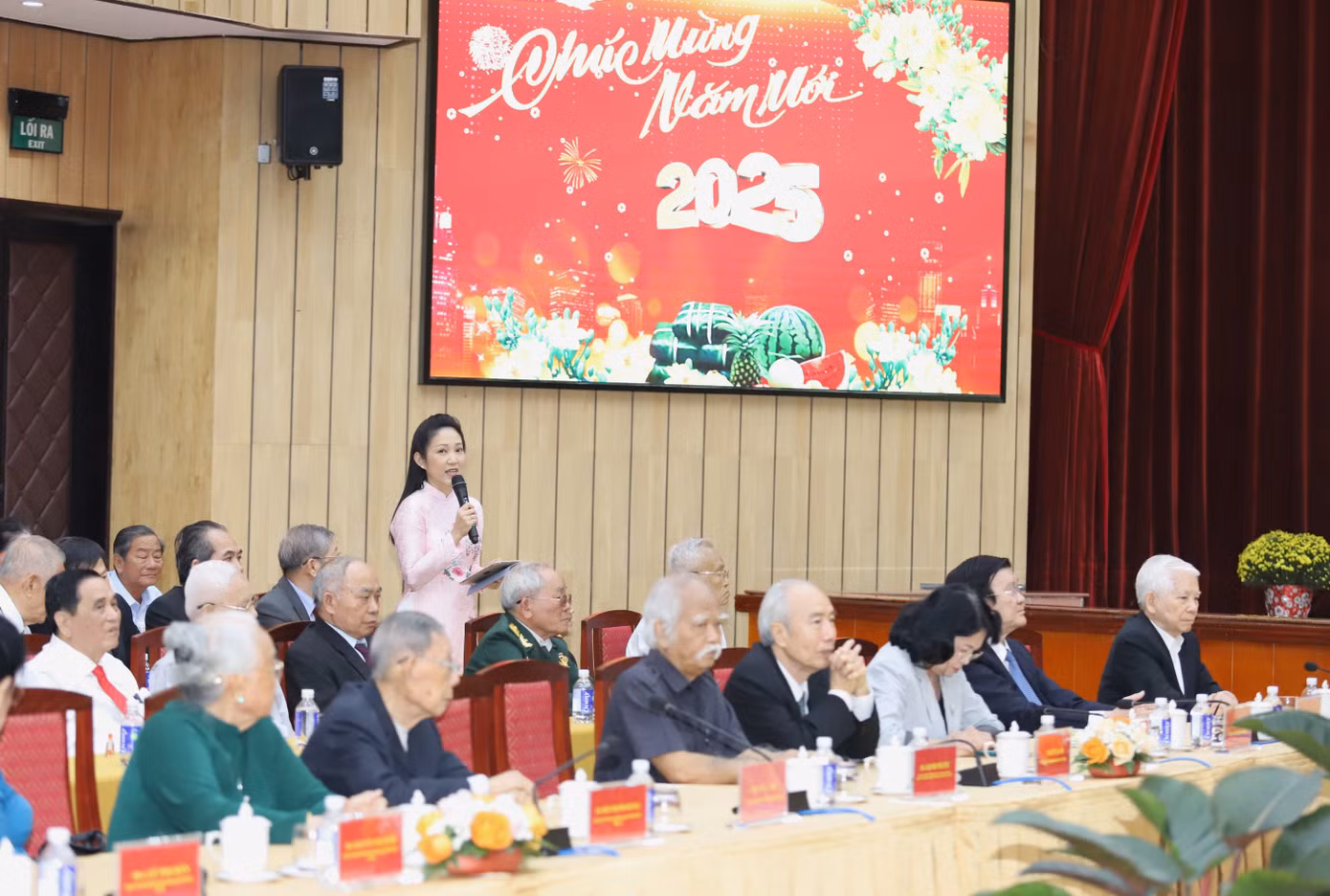 NSND Nguyễn Thị Thanh Thúy phát biểu ý kiến.
