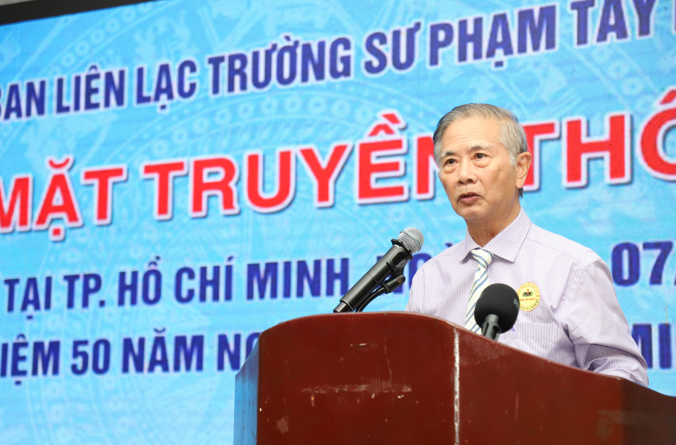 TS. Hồ Thiệu Hùng chia sẻ tại buổi họp mặt. TS. Hồ Thiệu Hùng chia sẻ tại buổi họp mặt.