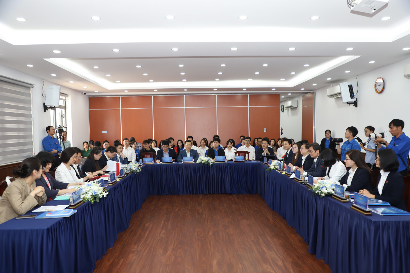 Quang cảnh hội thảo công tác thanh niên hai nước, sáng 16/4 tại TPHCM. Ảnh: Ngô Tùng