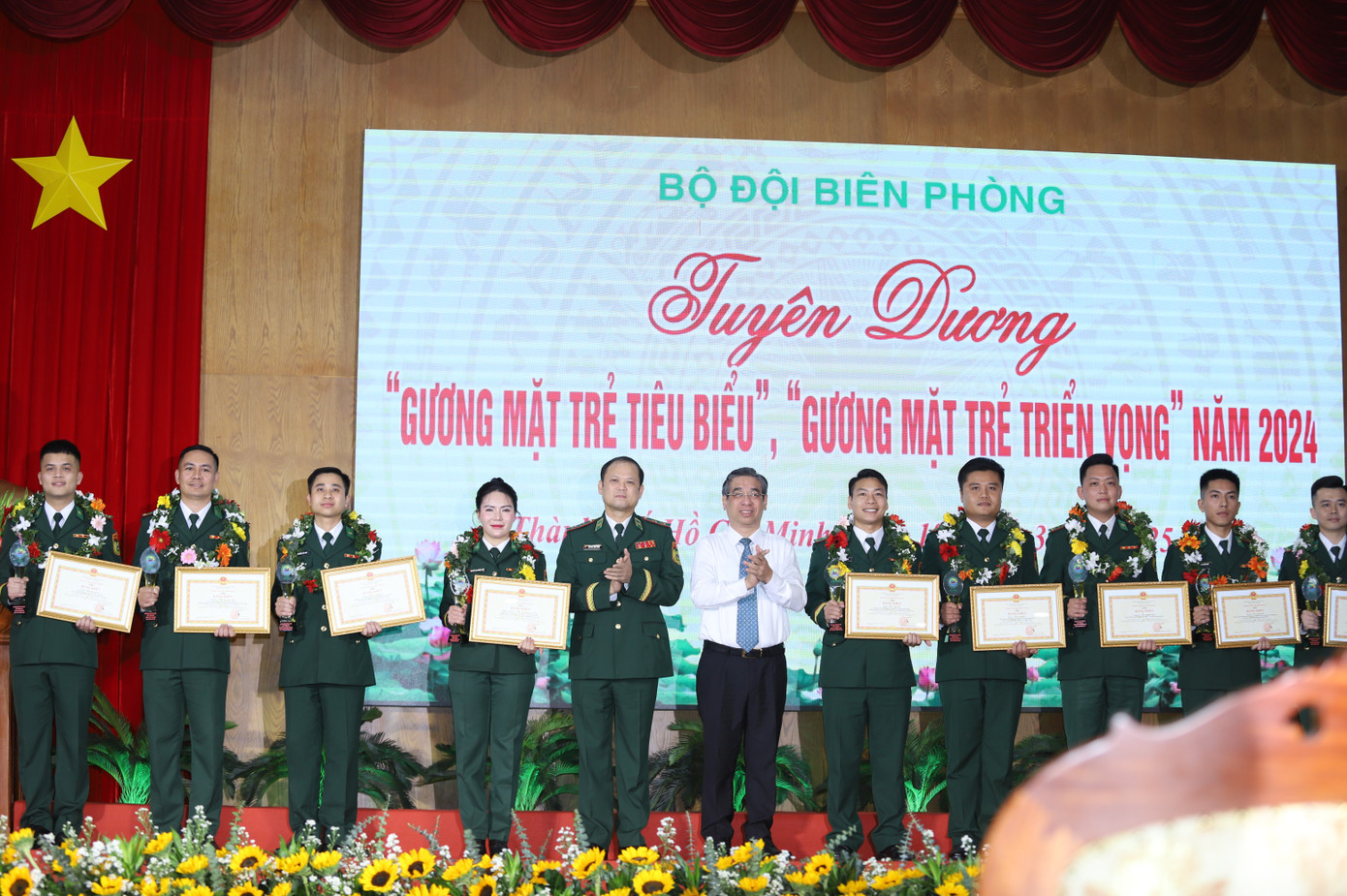 Các cá nhân luôn nỗ lực hoàn thành tốt công tác chuyên môn và công tác Đoàn, phong trào thanh thiếu niên tại đơn vị. Các cá nhân luôn nỗ lực hoàn thành tốt công tác chuyên môn và công tác Đoàn, phong trào thanh thiếu niên tại đơn vị.