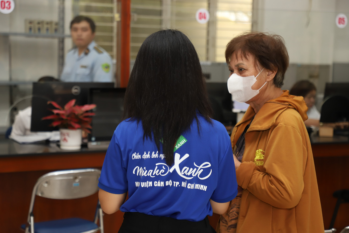 Tuổi trẻ Học viện Cán bộ TPHCM mang lại hình ảnh lớp trẻ sẵn sàng chung tay giải quyết những việc mới, việc khó trong giai đoạn đầu đất nước vận hành mô hình chính quyền 2 cấp.