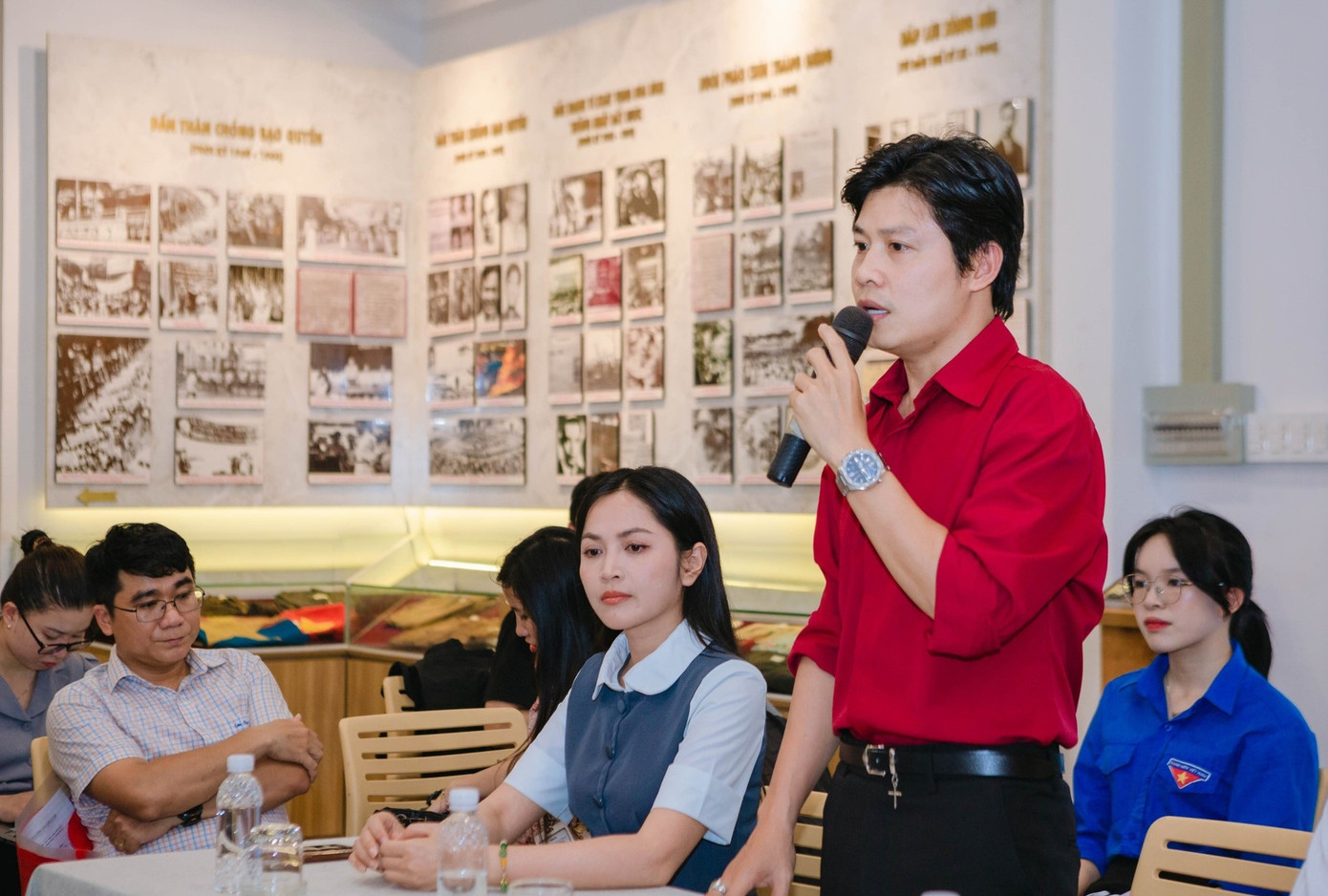 Nhạc sĩ Nguyễn Văn Chung chia sẻ tại buổi gặp gỡ. Ảnh: Thành Đoàn TPHCM. Nhạc sĩ Nguyễn Văn Chung chia sẻ tại buổi gặp gỡ. Ảnh: Thành Đoàn TPHCM.