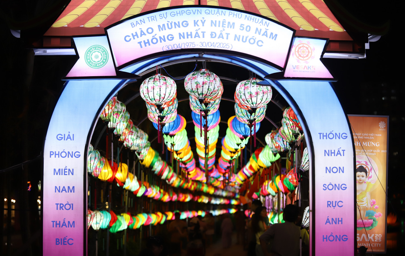 Chào mừng Đại lễ Phật đản Liên Hợp Quốc năm 2025 tại TPHCM, Giáo hội Phật giáo (GHPG) Việt Nam TPHCM và các quận, huyện, cơ sở tự viện trên địa bàn thành phố đã tổ chức nhiều hoạt động, phần việc sôi nổi, ý nghĩa để cúng dường Đức Phật Thích Ca.