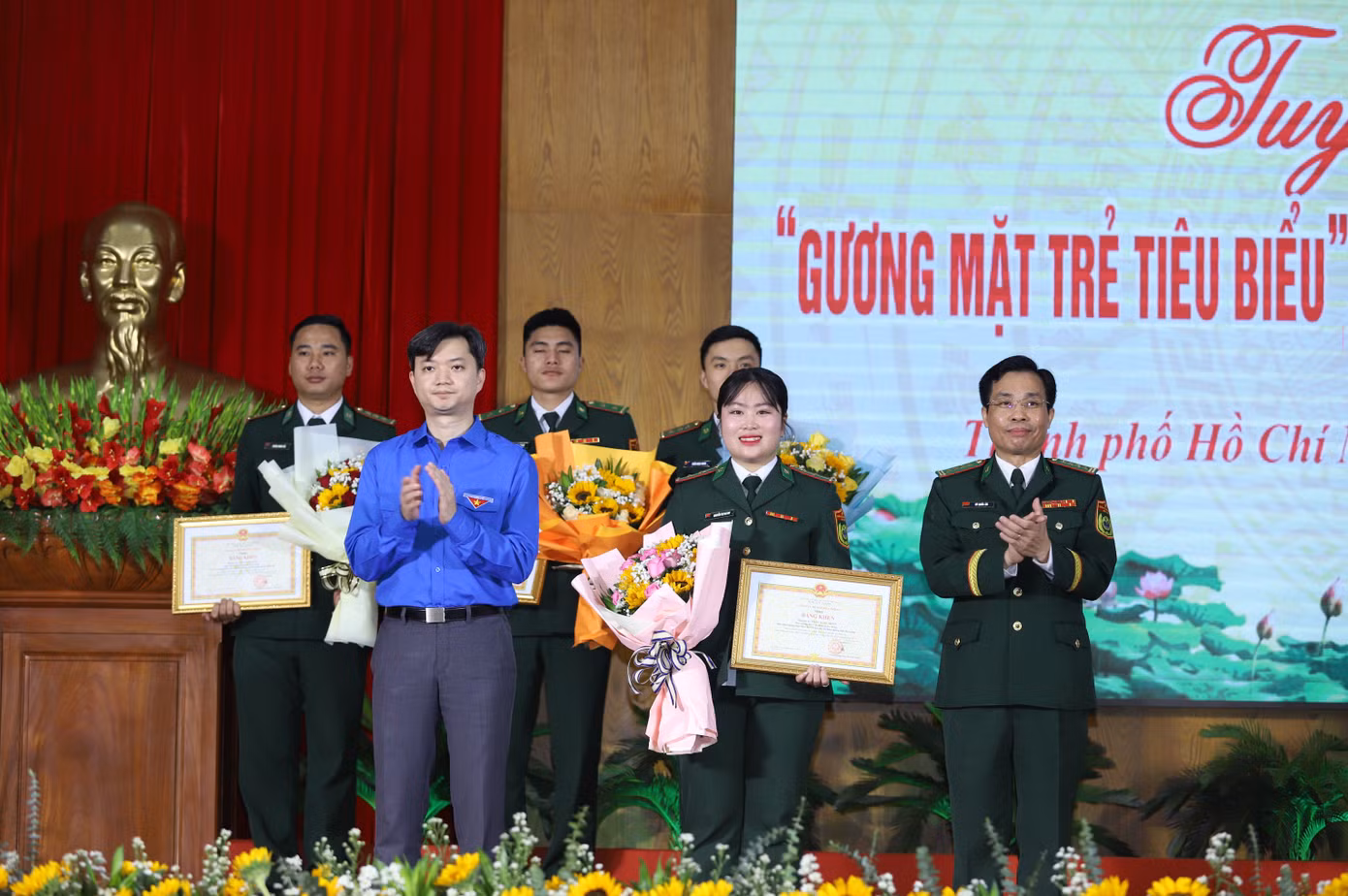 Trung úy Nguyễn Thị Trà My là một trong hai nữ quân nhân được tuyên dương dịp này.
