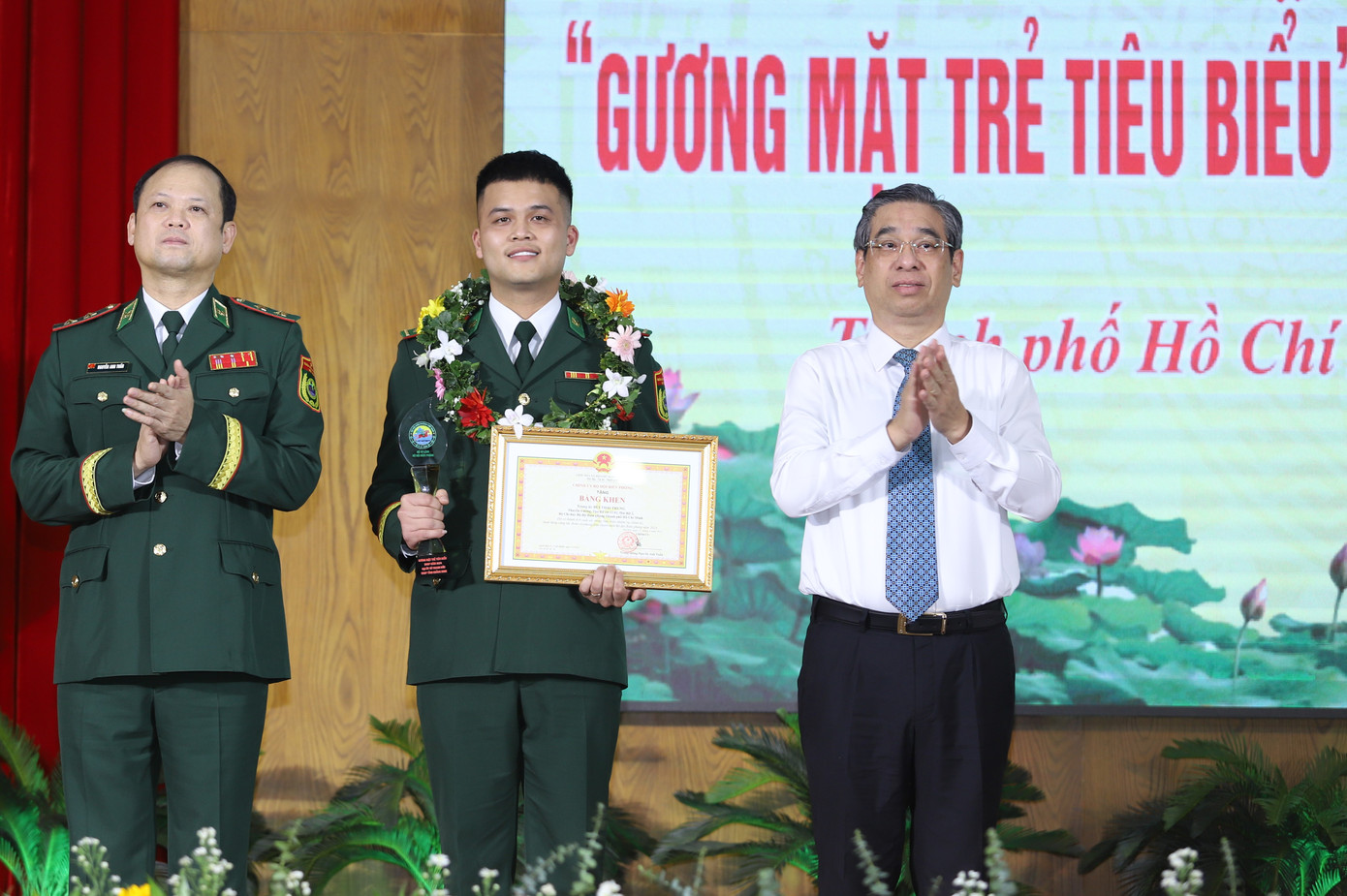 Các cá nhân luôn nỗ lực hoàn thành tốt công tác chuyên môn và công tác Đoàn, phong trào thanh thiếu niên tại đơn vị. Các cá nhân luôn nỗ lực hoàn thành tốt công tác chuyên môn và công tác Đoàn, phong trào thanh thiếu niên tại đơn vị.