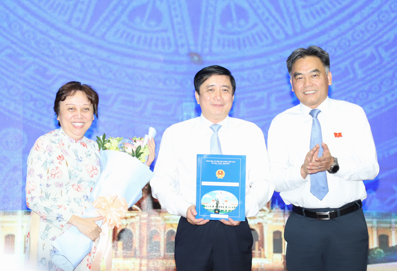 Lãnh đạo Sở An toàn thực phẩm TPHCM gồm bà Phạm Khánh Phong Lan và ông Lê Minh Hải (giữa).