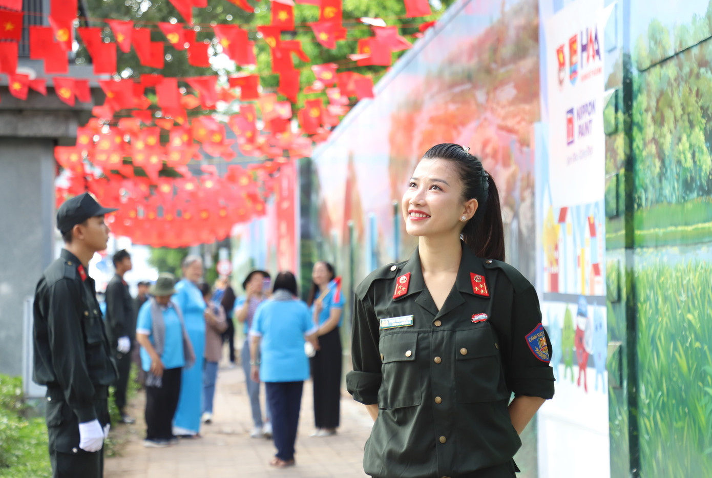 Tuyến đường cờ Tổ quốc trên đường Đinh Tiên Hoàng (phường Đa Kao, quận 1) vừa được Đoàn Thanh niên Phòng Cảnh sát cơ động (Công an TPHCM) và Đoàn phường Đa Kao thực hiện). Tuyến đường cờ Tổ quốc trên đường Đinh Tiên Hoàng (phường Đa Kao, quận 1) vừa được Đoàn Thanh niên Phòng Cảnh sát cơ động (Công an TPHCM) và Đoàn phường Đa Kao thực hiện).