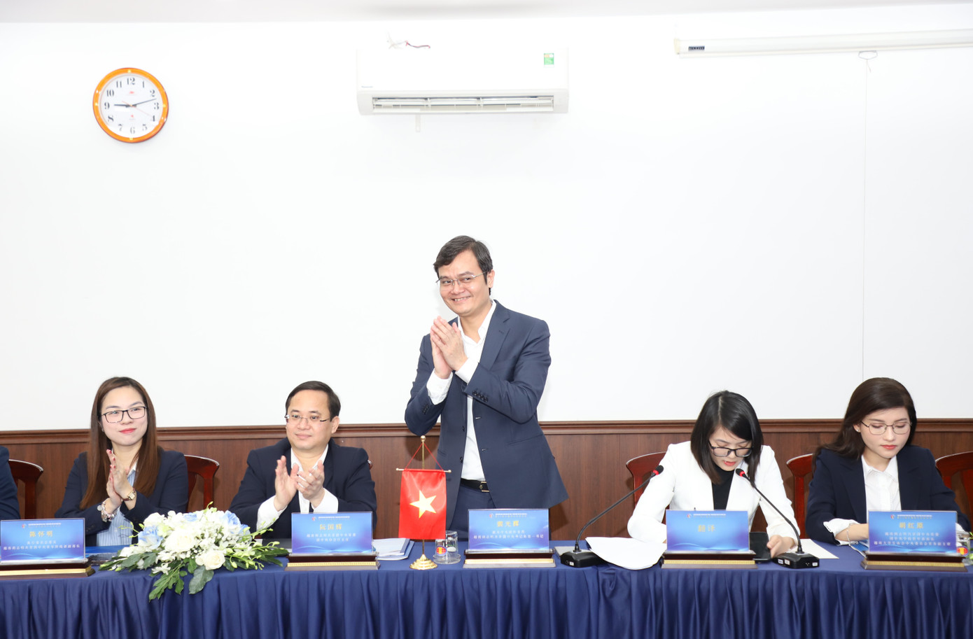 Các đại biểu cấp cao Đoàn TNCS Hồ Chí Minh và Đoàn TNCS Trung Quốc tham dự hội thảo.