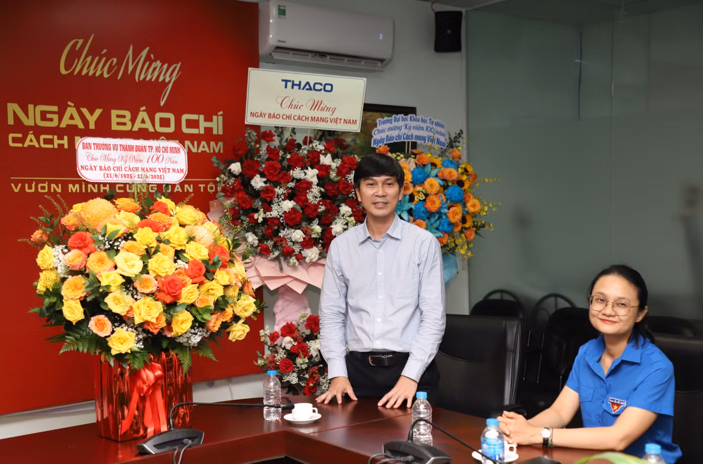 Nhà báo Trần Ngọc Lâm bày tỏ trân trọng tình cảm quan tâm của lãnh đạo Thành Đoàn TPHCM. Nhà báo Trần Ngọc Lâm bày tỏ trân trọng tình cảm quan tâm của lãnh đạo Thành Đoàn TPHCM.