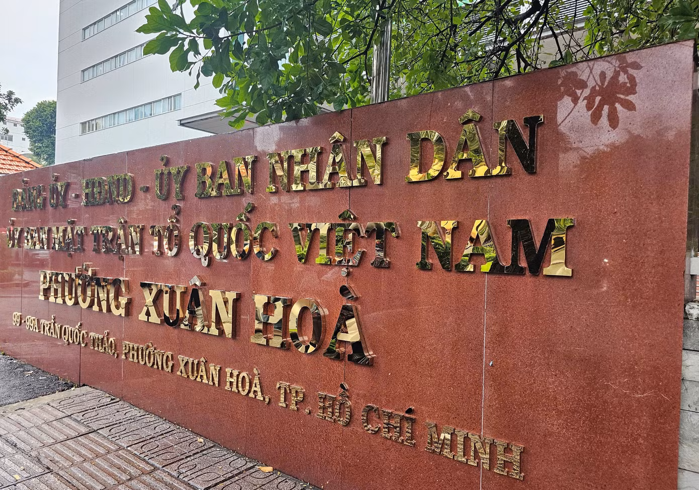 Phường Xuân Hòa được hình thành trên cơ sở nhập toàn bộ diện tích của phường Võ Thị Sáu và một phần phường 4 (quận 3) hiện hữu, với tổng diện tích tự nhiên 2,2 km², dân số hơn 48.000 người. Trụ sở phường đặt tại 99 - 99A Trần Quốc Thảo, nơi từng là trụ sở của Quận ủy, UBND quận 3. Ảnh: Ngô Tùng Phường Xuân Hòa được hình thành trên cơ sở nhập toàn bộ diện tích của phường Võ Thị Sáu và một phần phường 4 (quận 3) hiện hữu, với tổng diện tích tự nhiên 2,2 km², dân số hơn 48.000 người. Trụ sở phường đặt tại 99 - 99A Trần Quốc Thảo, nơi từng là trụ sở của Quận ủy, UBND quận 3. Ảnh: Ngô Tùng