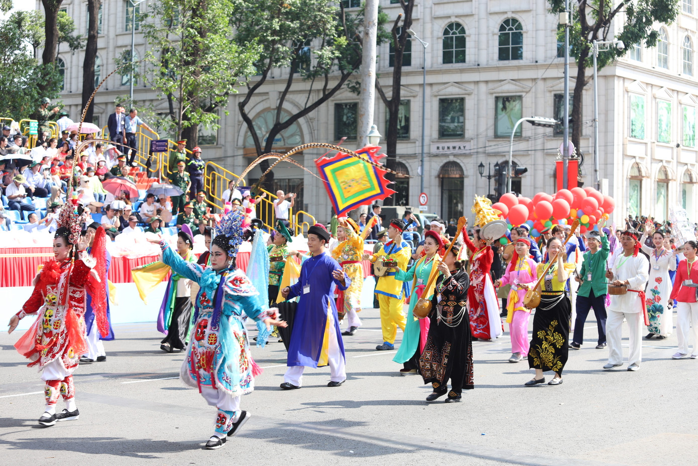 Khối văn hóa, thể thao.