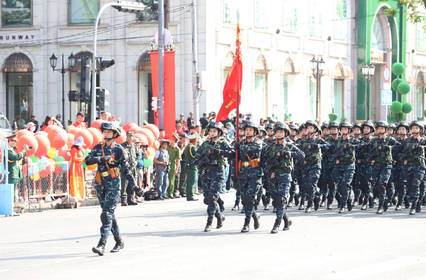 Khối nữ chiến sĩ biệt động.