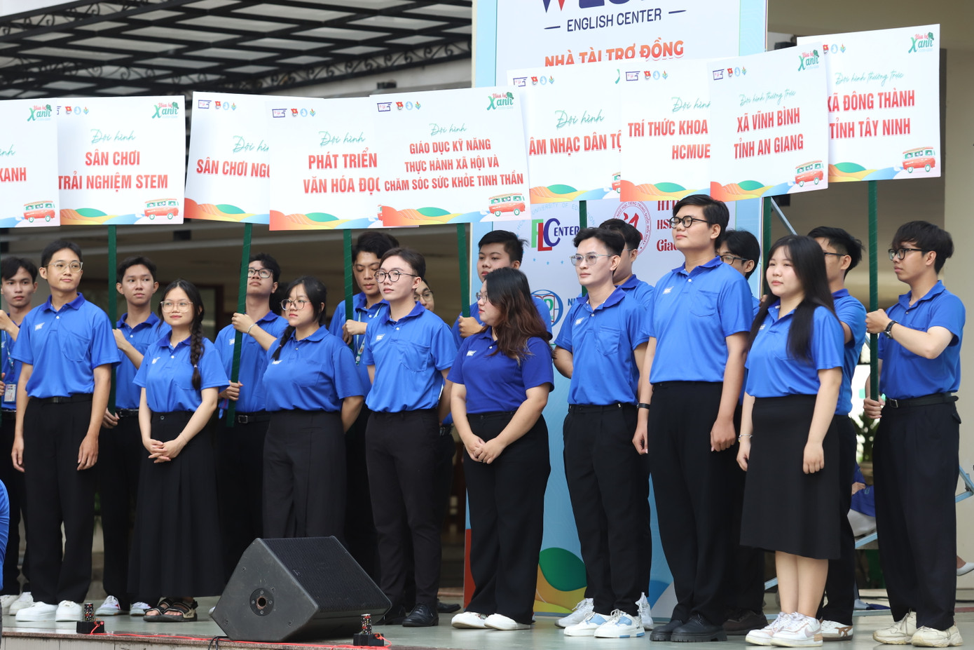 Các đội hình tình nguyện sẵn sàng góp sức trong mùa hè tình nguyện. Các đội hình tình nguyện sẵn sàng góp sức trong mùa hè tình nguyện.