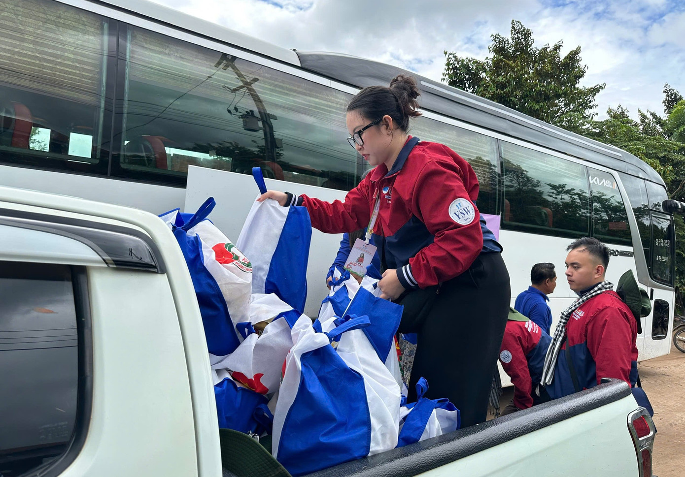 Thủy đến với chiến dịch tình nguyện Kỳ nghỉ hồng. Thủy đến với chiến dịch tình nguyện Kỳ nghỉ hồng.