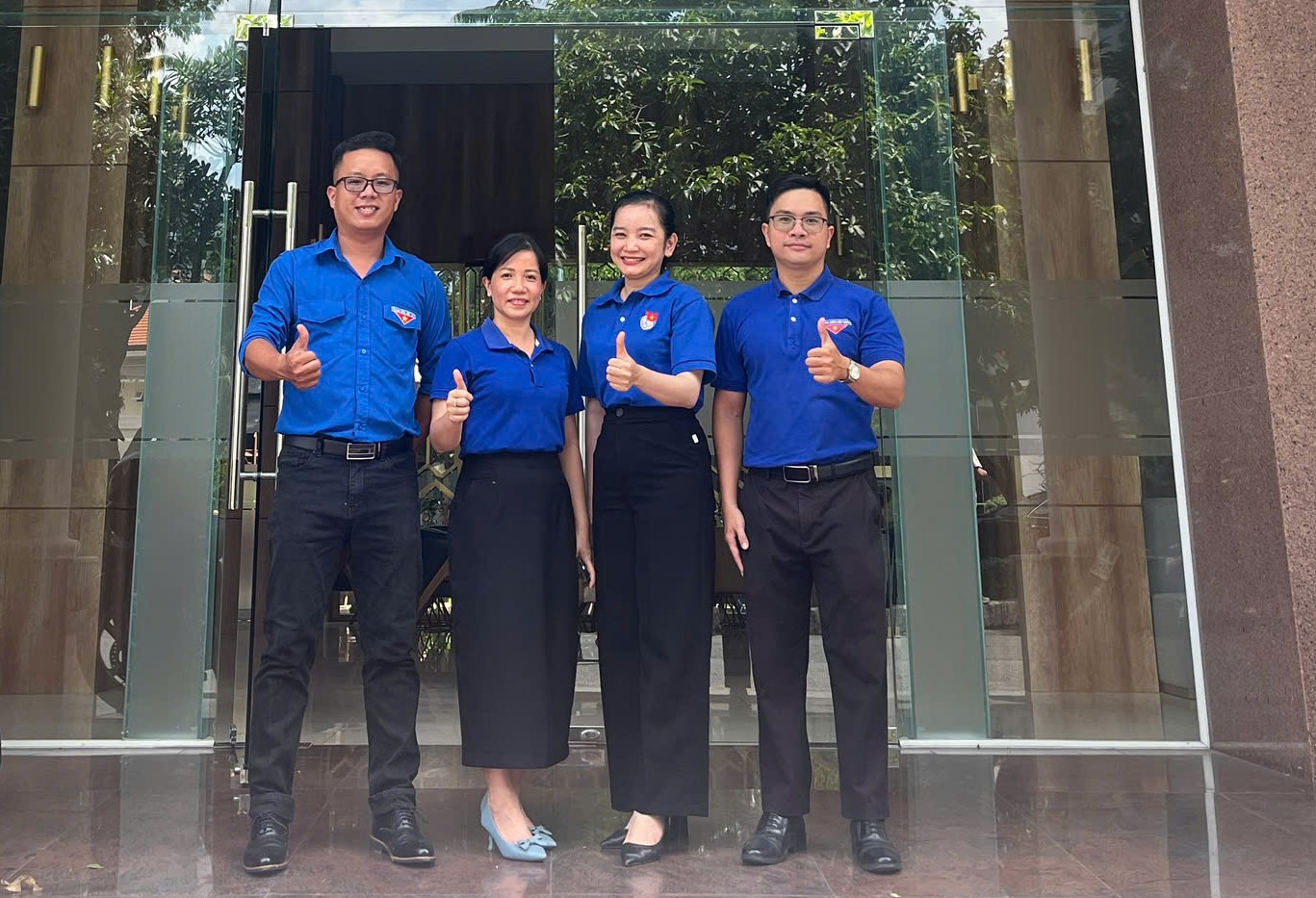 Anh Huỳnh Văn Hiếu (Ủy viên Ủy ban Hội Liên hiệp Thanh niên Việt Nam tỉnh Tiền Giang, Giám đốc Công ty TNHH Nam Hiếu Việt) cùng 3 cá nhân tiêu biểu của tỉnh có mặt tại TPHCM vào trưa 16/5. Anh Hiếu cho biết rất vui mừng, háo hức được tham dự đại hội bởi ngoài việc bản thân được ghi nhận và biểu dương, anh sẽ được tham gia những hoạt động, trao tặng công trình, dự án thiết thực cho các địa phương, đơn vị ở TPHCM và có dịp đi đến những di tích lịch sử ghi dấu những chiến tích của ông cha ngày trước.